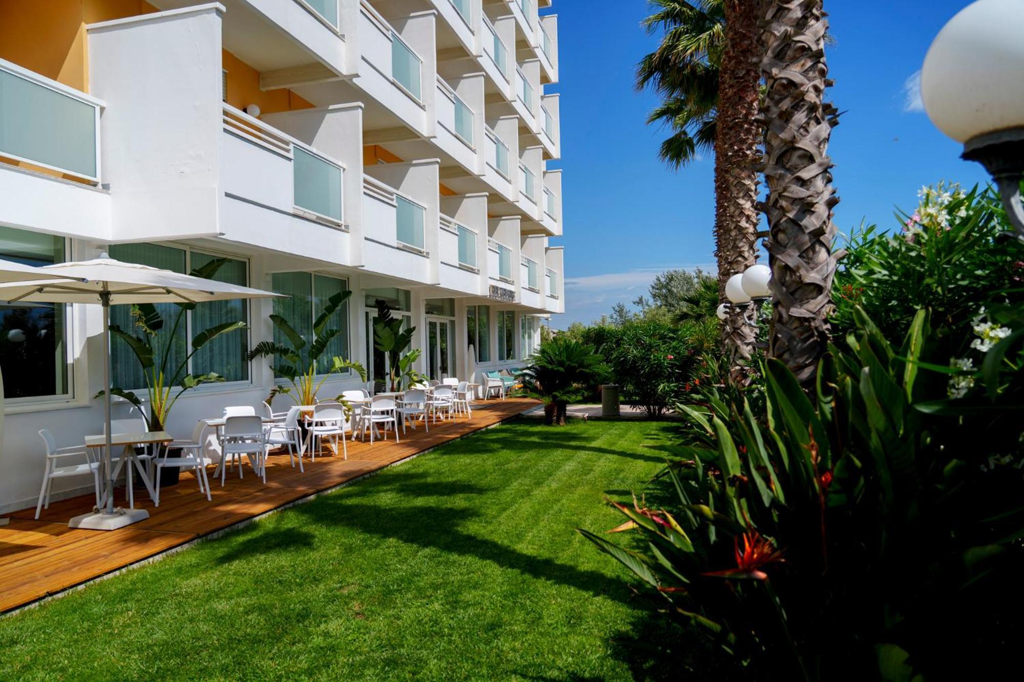 Hotel Belvedere Martinsicuro Exterior foto